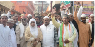 UP News : राजा रईस और प्रांत संयोजक शेर अली खान लखनऊ से छह दिन की पदयात्रा करके 350 मुस्लिम श्रद्धालुओं के साथ दर्शन के लिए अयोध्या पहुंचे थे।
