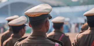 देहरादून :  एक हेड कांस्टेबल ने एसएसपी पर हमला करने का प्रयास किया। आरोपित परेड के दौरान बिगुल बजा रहा था।