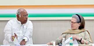 “लोकसभा चुनाव में पता चलेगा – राम मंदिर का न्योता ठुकराने पर, कांग्रेस के इन नेताओं ने भी आलोचना की है और वे आलाकमान से नाराज़ हैं।”