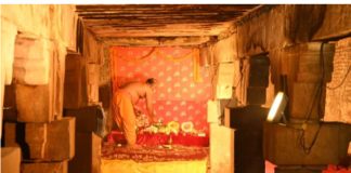 Gyanvapi Case: ‘व्यास जी के तहखाने’ में 30 साल बाद हुई पूजा, पुजारी ने की मंगल आरती;