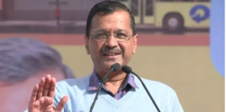 मुख्यमंत्री अरविंद केजरीवाल ने बृहस्पतिवार को द्वारका सेक्टर एक के सरकारी स्कूल भवन का शिलान्यास किया