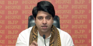 आबकारी घोटाले के लिए बापू से क्षमा मांगें केजरीवाल’, BJP प्रवक्ता शहजाद पूनावाला का सीएम पर हमला