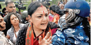 भाजपा की महिला नेताओं को नहीं जाने दिया जा रहा Sandeshkhali, तीखी नोकझोंक के बाद हिरासत में लिया गया