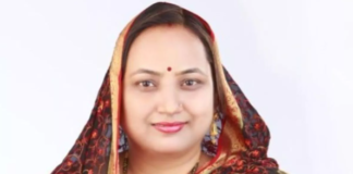 Lok Sabha Election 2024: हाथी की सवारी छोड़ पति के साथ ‘भगवाधारी’ हुईं संगीता, पूर्वांचल में भाजपा को होगा फायदा