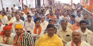 मुजफ्फरनगर: मुख्यमंत्री योगी आदित्यनाथ मुजफ्फरनगर में लाला जगदीश प्रसाद इंटर कॉलेज में प्रबुद्ध सम्मेलन को संबोधित करने पहुंचे,