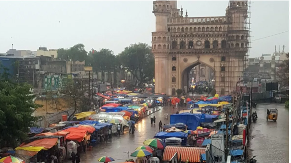 Hyderabad Rain: हैदराबाद में आसमान से आफत बनकर गिरी बारिश, निर्माणाधीन अपार्टमेंट की दीवार ढही, सात लोगों की मौत