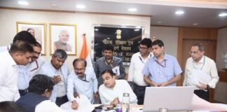 महाराष्ट्र में नए हाईवे प्रोजेक्ट्स से कनेक्टिविटी बढ़ेगी, नितिन गडकरी ने की समीक्षा