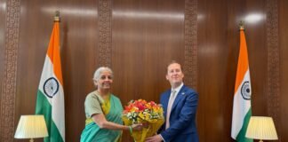 वित्त मंत्री सीतारमण ने अमेरिकी राजदूत सर्जियो गोर से की मुलाकात, भारत-अमेरिका आर्थिक और वित्तीय साझेदारी को और मजबूत करने पर चर्चा हुई