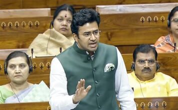 खराब सड़कों और फुटपाथों पर तेजस्वी सूर्या का हमला, ‘ओपन स्ट्रीट्स बेंगलुरु’ अभियान शुरू करने की मांग 1781468154 20260416332