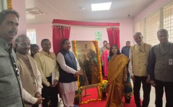 प्रल्हाद जोशी ने बेंगलुरु में 'व्हाइट रैबिट टेक्नोलॉजी' पर आधारित नेटवर्क डेमोंस्ट्रेशन का उद्घाटन किया 1784218787 202607163867089