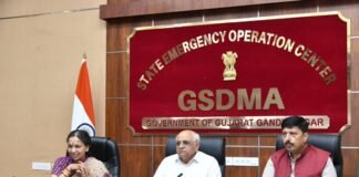 गुजरात में बारिश: सीएम ने तैयारियों का लिया जायजा, 16,500 से ज्यादा लोगों को सुरक्षित जगहों पर पहुंचाया गया