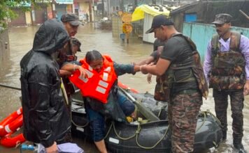 भारतीय सेना ने बाढ़ प्रभावित सूरत में 34 लोगों को बचाया, गुजरात में राहत और बचाव अभियान जारी 1785607352 202608013888017