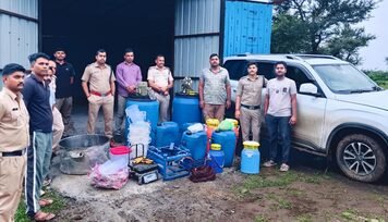 मध्य प्रदेश: मंदसौर में अवैध मेफेड्रोन ड्रग फैक्ट्री का भंडाफोड़, 25 लाख रुपए से अधिक का सामान जब्त 1785609197 202608013888159