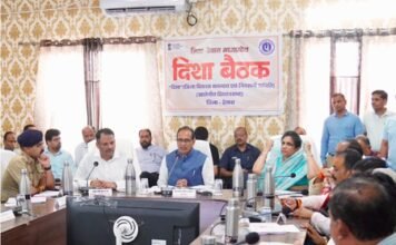 मध्य प्रदेश : शिवराज सिंह चौहान ने देवास में की विकास कार्यों की समीक्षा, किसानों और महिलाओं के लिए कई घोषणाएं 1785614793 202608013888090