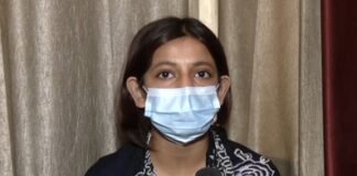 पीएम मोदी के खिलाफ अभद्र बयान देने वाली लड़की ने मांगी माफी, मां बोली- बेटी को गोद लें प्रधानमंत्री