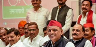 अखिलेश यादव ने लगाया आरोप, ई-20 ईंधन नीति के पीछे ऑटो कंपनियों की हो सकती है मिलीभगत