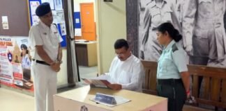पश्चिम बंगाल के मुख्यमंत्री ने अग्निशमन विभाग मुख्यालय और पुलिस थानों का अचानक दौरा किया