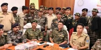 झारखंडः दलमा में बड़ी नक्सली साजिश नाकाम, इनामी नक्सलियों की गिरफ्तारी के बाद हथियारों का जखीरा बरामद