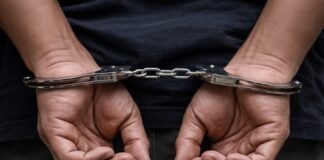 हवा में विमान का एग्जिट डोर खोलने की कोशिश, कोच्चि एयरपोर्ट पर हिरासत में यात्री