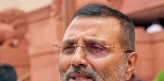 झारखंड में परीक्षा गड़बड़ी को लेकर निशिकांत दुबे ने दी भूख हड़ताल की चेतावनी