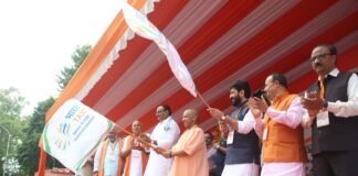 भारत टैक्सी की राह पर यूपी के गांवों में दौड़ेंगी बसें, युवाओं को मिलेगा रोजगार