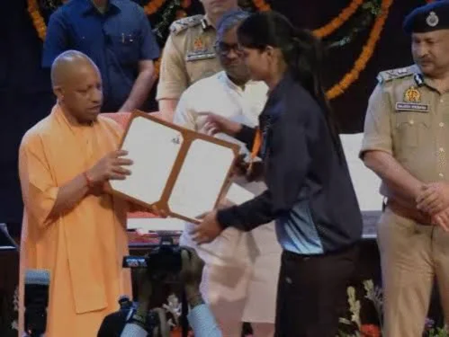 मुख्यमंत्री योगी आदित्यनाथ ने 470 खिलाड़ियों को सौंपे नियुक्ति पत्र, 15 खिलाड़ियों को अपने हाथों से दिए नियुक्ति पत्र