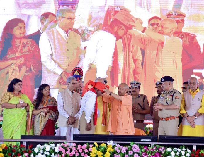 मानदेय बढ़ने और कैशलेस इलाज की सौगात से ग्राम प्रहरियों में खुशी, सीएम योगी का जताया आभार